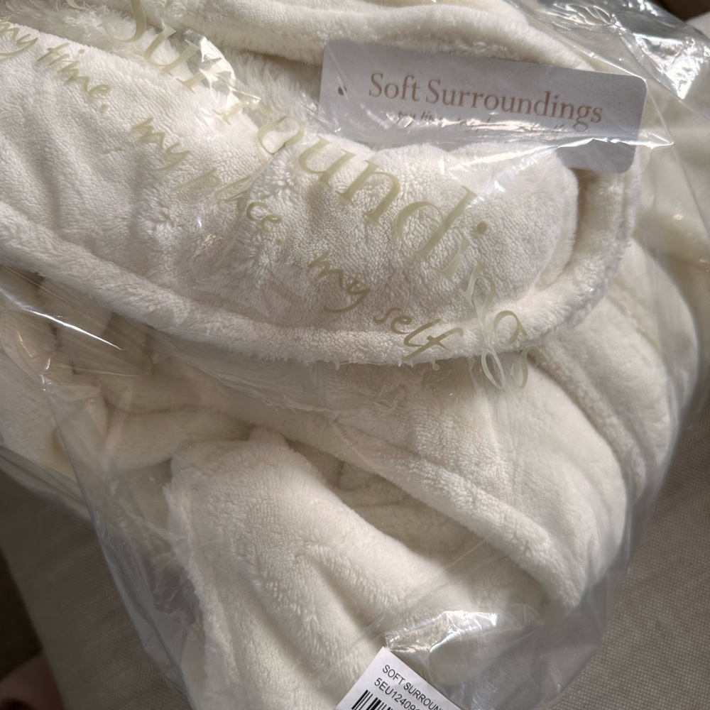 Soft Surroundings Plush Cream Amalia Wrap Robe - NWT - Picture 7 of 8